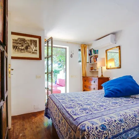 Wonderful Panoramic 4 Bed In Apartment Capri